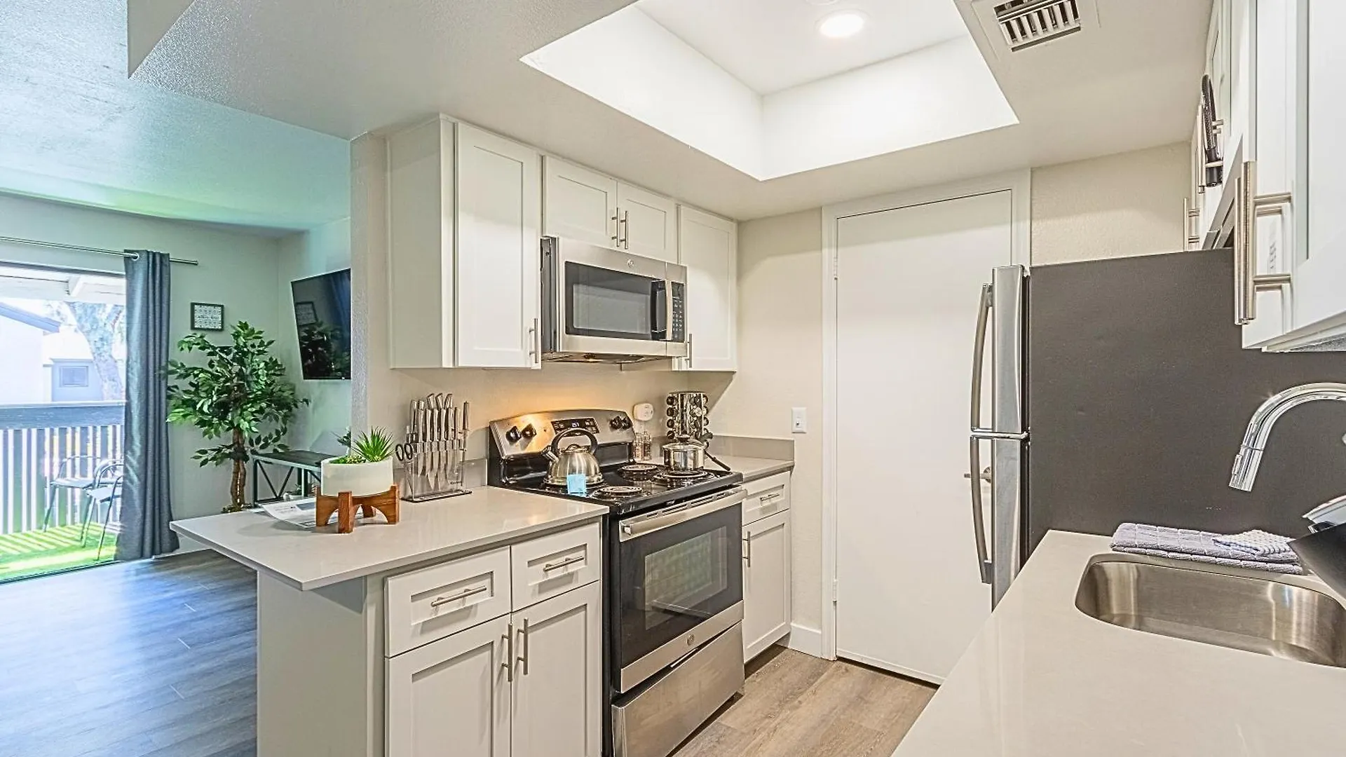 פיניקס Paradise Valley Village-Walk-Dine-Shop-Golf- C254
