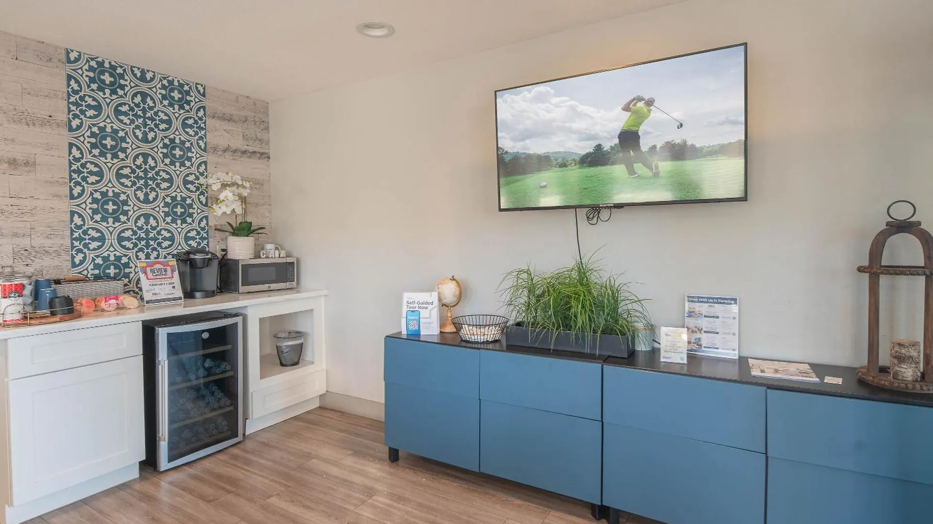 פיניקס Paradise Valley Village-Walk-Dine-Shop-Golf- C254 0*,  ארצות הברית