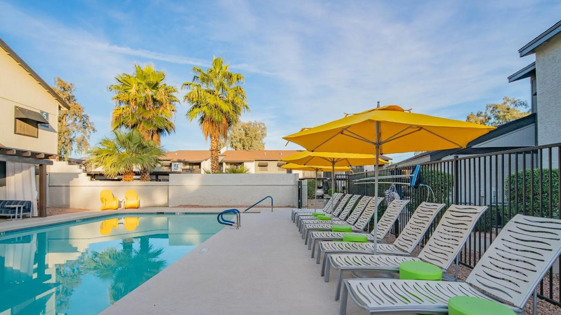פיניקס Paradise Valley Village-Walk-Dine-Shop-Golf- C254 0*,  ארצות הברית